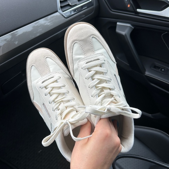 Reebok Club C Beige and Light Pink - Picture 2 of 5